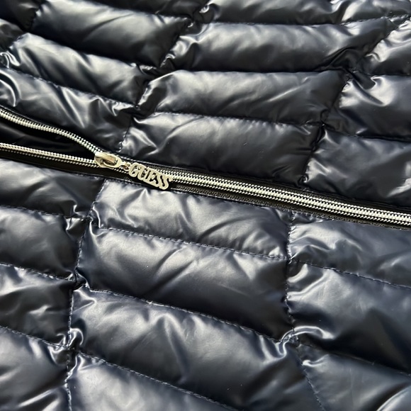 Guess puffer women’s jacket. - Picture 4 of 7